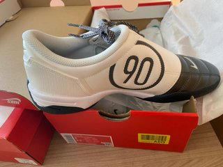 Zapatillas exclusivas urge vender