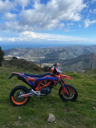 KTM 690 SMC R 2024 Supermotard Naranja/Azul
