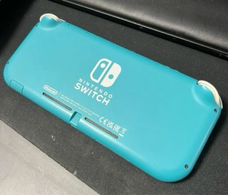 Nintendo Switch Lite Azul en buen estado.