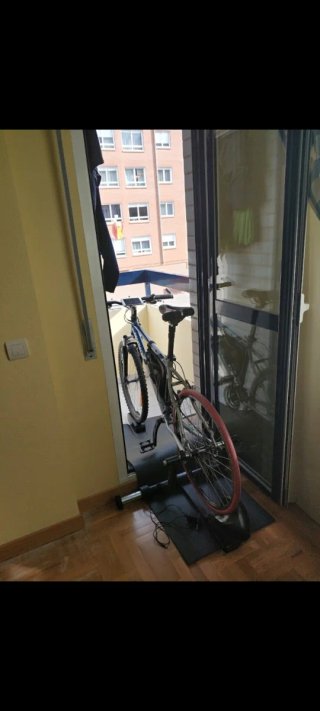 Pack Bici + Rodillo Bkool + Rueda mtb/carretera