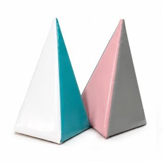 Parque infantil con colores pasteles