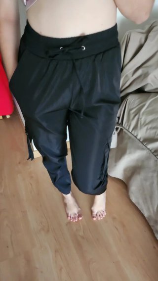 Jogger negro cargo con cordones