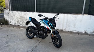 Voge 125 R Azul y Blanca