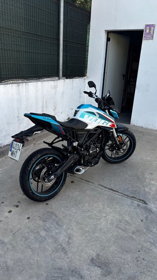 Voge 125 R Azul y Blanca