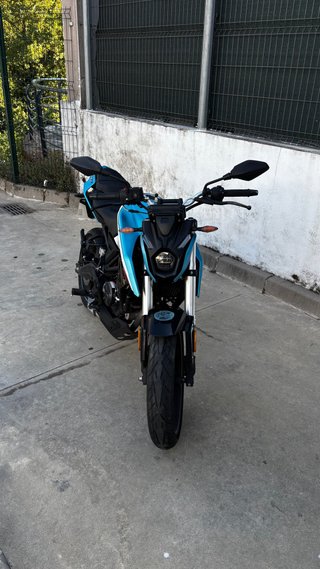 Voge 125 R Azul y Blanca