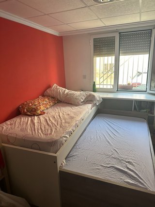 Cama infantil con cajones