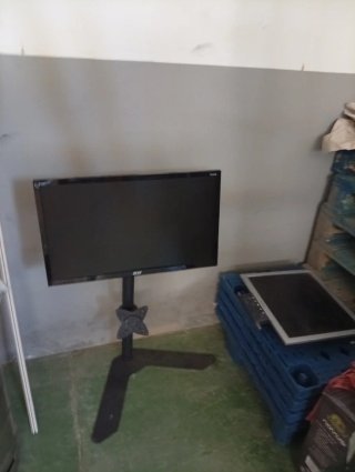 2 Schermi Acer con Supporto