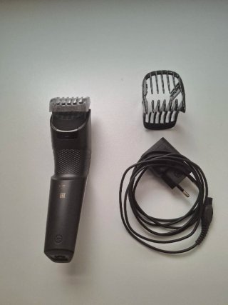 Rasoio elettrico Philips con accessori