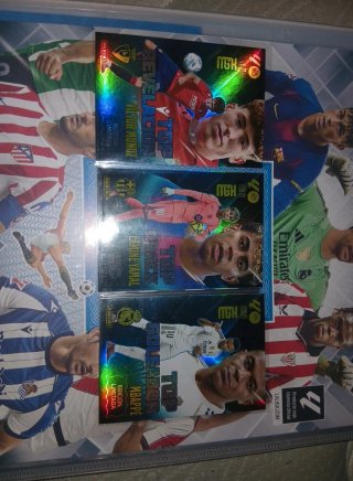Cartas de fútbol Panini MGK 2026/27
