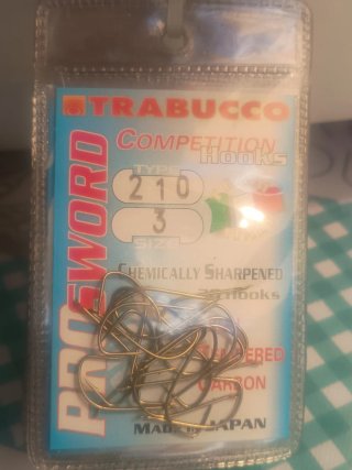 Lote 10 paquetes Anzuelos Trabucco Competición T.3
