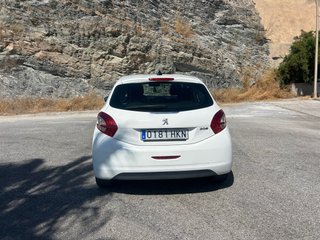 Peugeot 208 2012