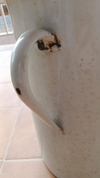 Recipiente esmaltado antiguo