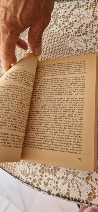 Libro de Julio Cortázar"la isla al mediodía"Salvat