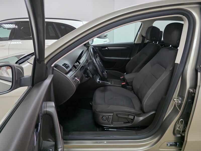 Volkswagen Passat 2.0 TDI Edition BMT 2012, foto 19