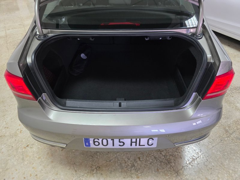 Volkswagen Passat 2.0 TDI Edition BMT 2012, foto 46