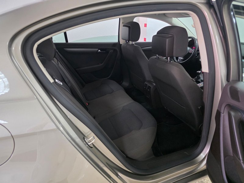 Volkswagen Passat 2.0 TDI Edition BMT 2012, foto 31