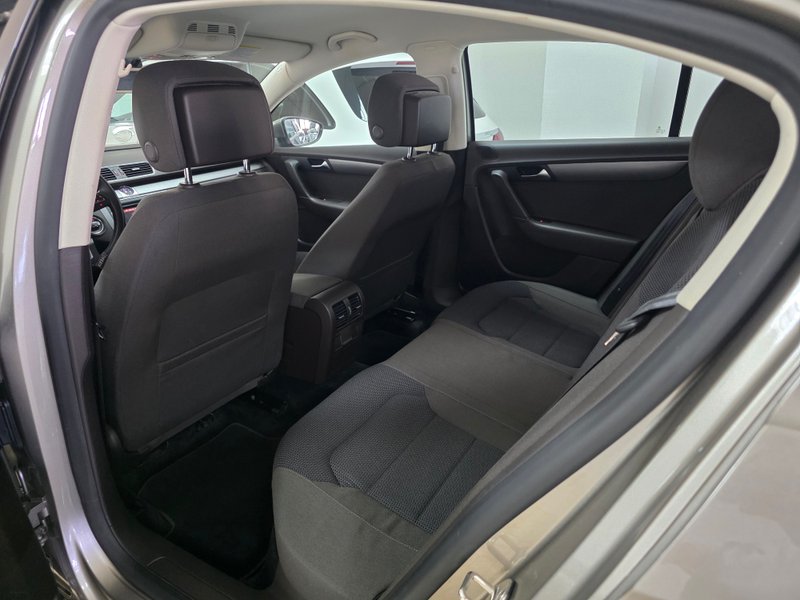 Volkswagen Passat 2.0 TDI Edition BMT 2012, foto 23