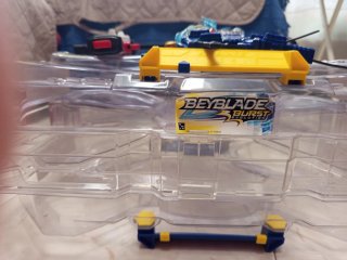 Pista y peonzas Beyblade