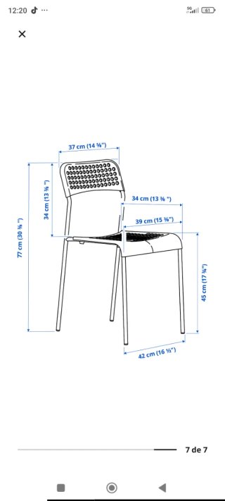 Mesa negra y 4 sillas de Ikea.