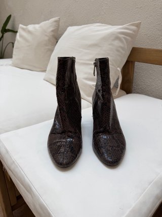 Botines Zara efecto piel serpiente T.38