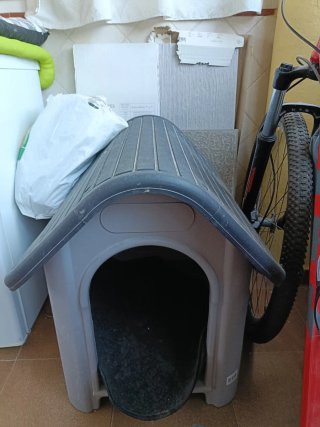 Caseta para perro gris y negra