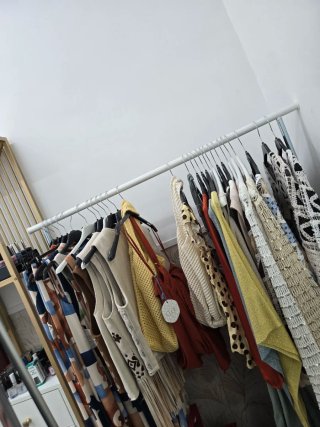 Ropa de punto beige y multicolor A partir de 18€
