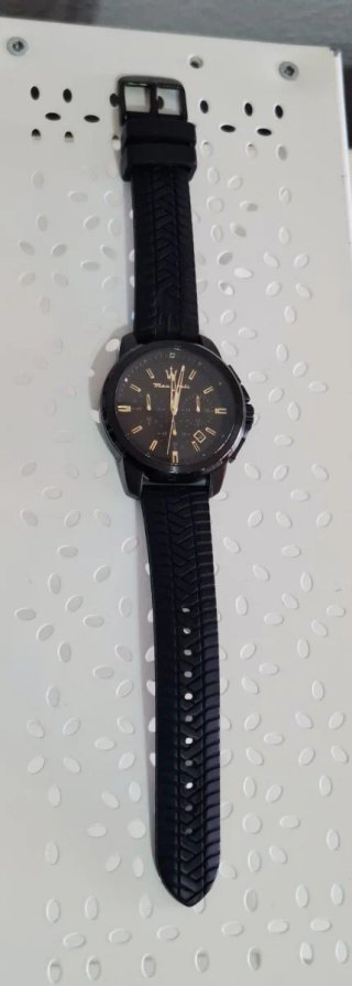 Reloj Maserati Negro y Dorado