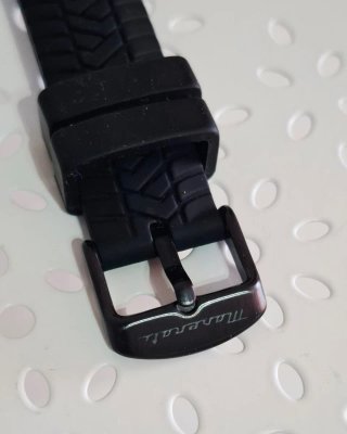 Reloj Maserati Negro y Dorado