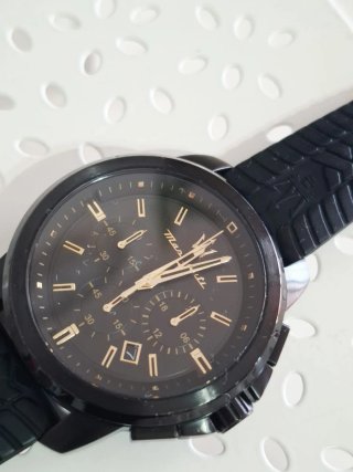 Reloj Maserati Negro y Dorado