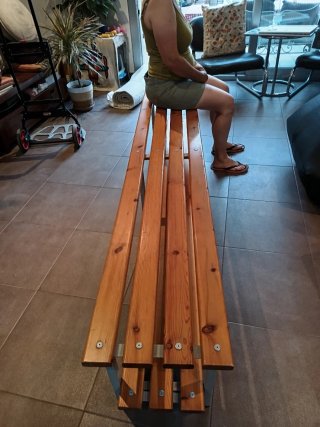 Banco de madera y metal