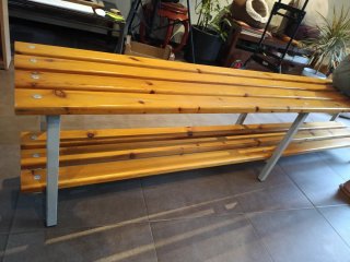 Banco de madera y metal