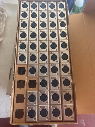 Conector Neutrik NC3FP-1