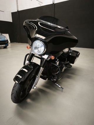 Harley Davidson Street Glide FLHX Negra
