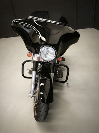 Harley Davidson Street Glide FLHX Negra