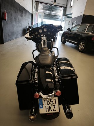 Harley Davidson Street Glide FLHX Negra