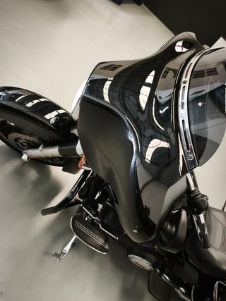 Harley Davidson Street Glide FLHX Negra