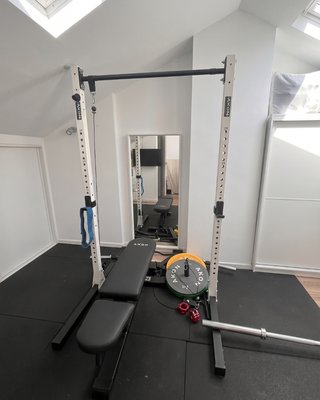 Jaula Half Rack Akon + Poleas y Accesorios
