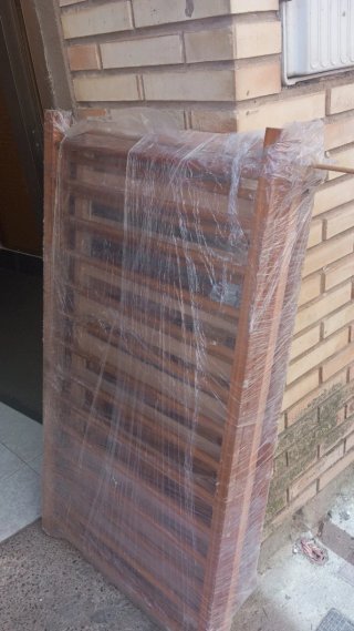 Cuna de bebé de madera
