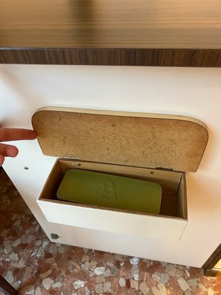 Máquina de coser ALFA antigua con mueble