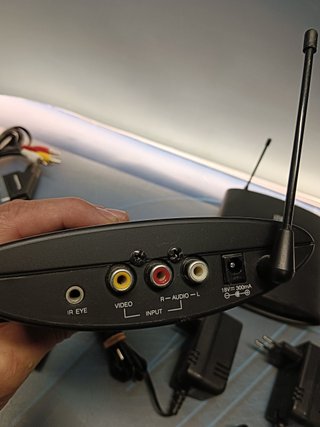 One For All Audio Video (SV-1710)-Transmisor de señal inalámbrico