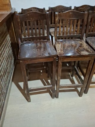 Sillas altas de madera para restaurante