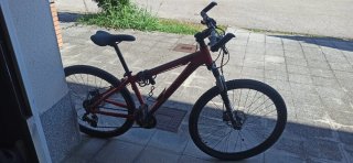 Bicicleta de montaña Conor roja