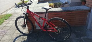 Bicicleta de montaña Conor roja