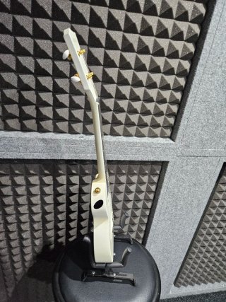 Ukelele Enya Nova U/WH Blanco