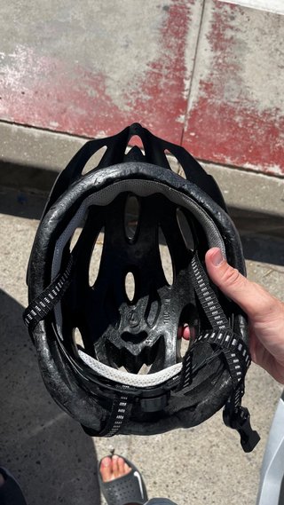 Casco Bicicleta Montaña Negro y Dorado