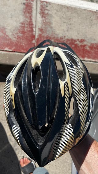 Casco Bicicleta Montaña Negro y Dorado