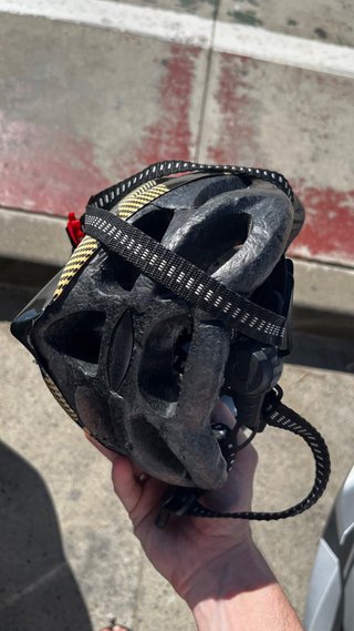 Casco Bicicleta Montaña Negro y Dorado