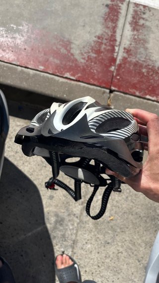 Casco Bicicleta Montaña Negro y Dorado