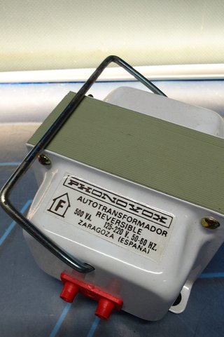 AUTO TRANSFORMADOR ELÉCTRICO PHONOVOX REVERSIBLE 500 va