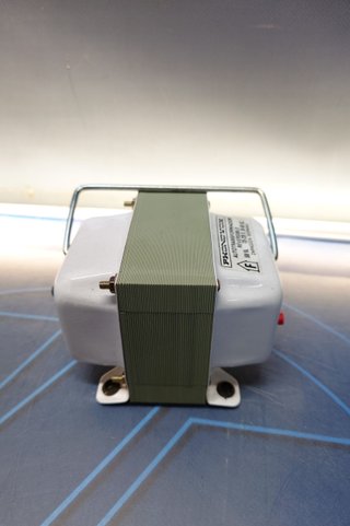 AUTO TRANSFORMADOR ELÉCTRICO PHONOVOX REVERSIBLE 500 va